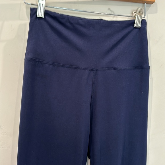 Navy Blue 92%Poly/8%Spandex full length leggings in size S-M like new! - Picture 2 of 5